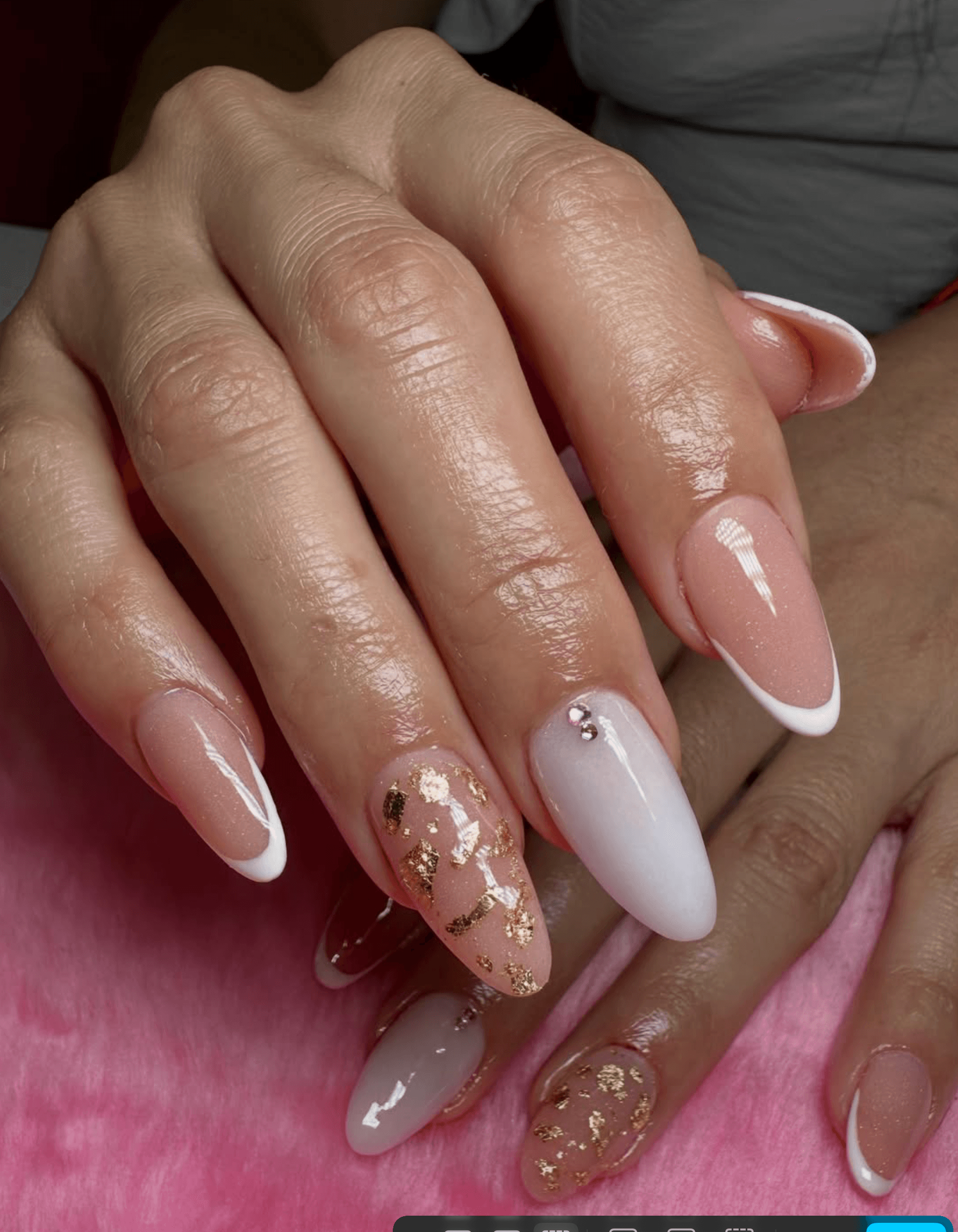 unas — Dolls Coiffure