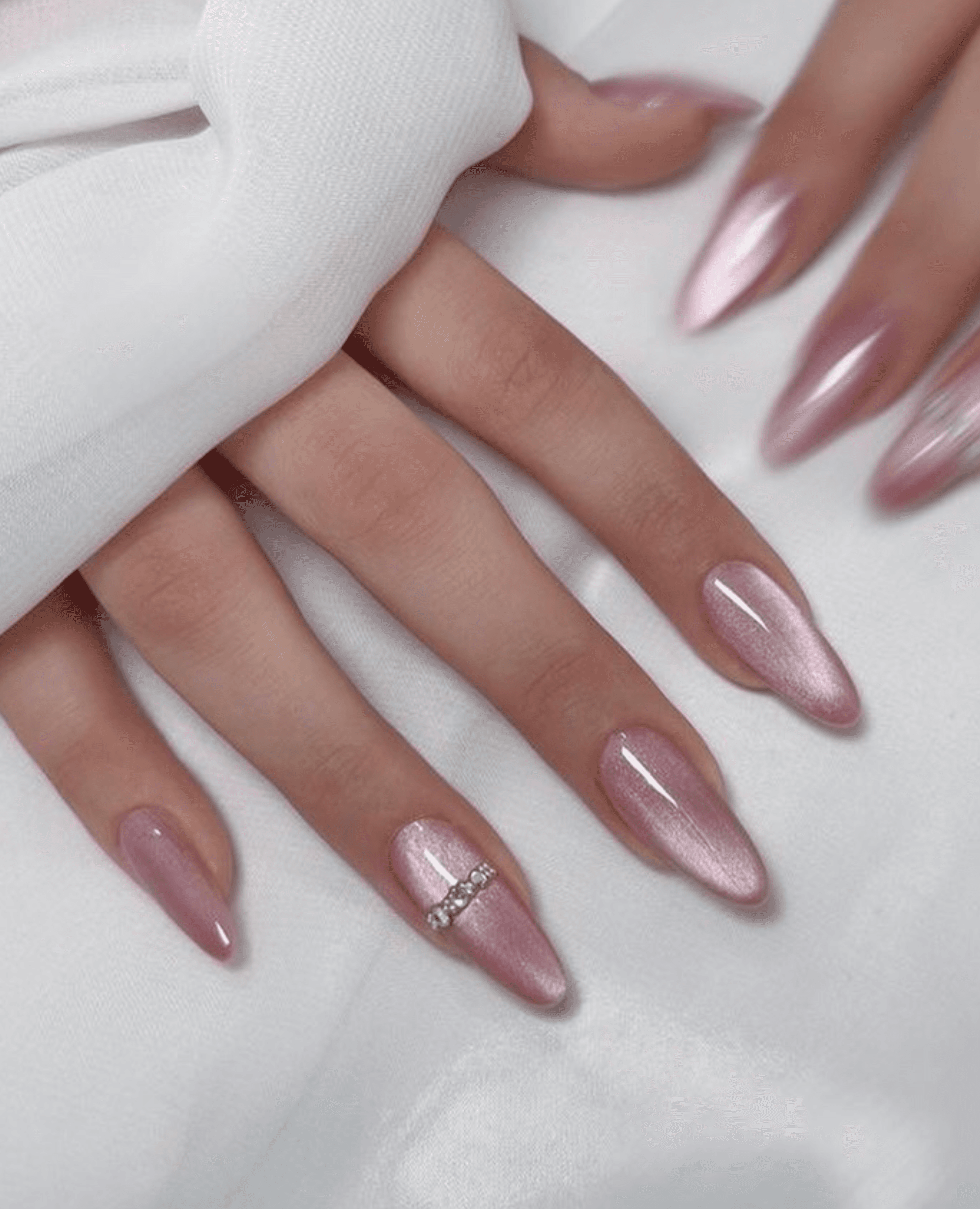 unas — Dolls Coiffure